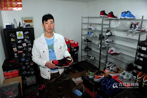 青岛85后小伙收藏百双篮球鞋 一双10万不卖