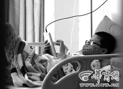 西安儿童医院里的癌症患者：8岁娃患胃癌爱吃泡面