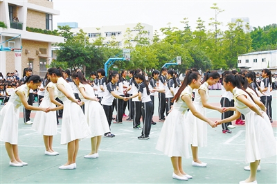 珠海卫生学校办礼仪文化节 培养学生文明习惯