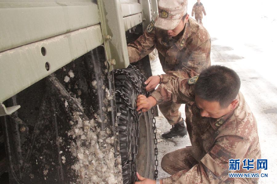 西藏军区官兵奔袭千里抗震救灾