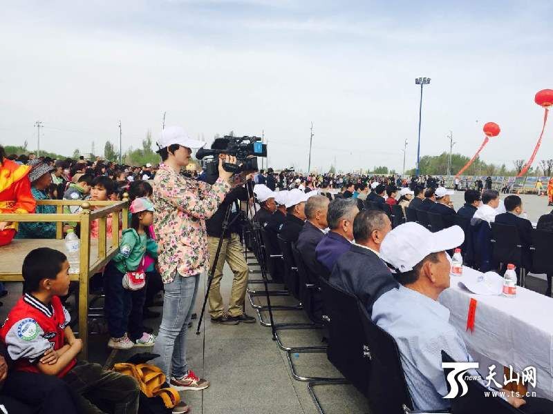 “草原氧吧 花样裕民”第九届新疆裕民山花节开幕