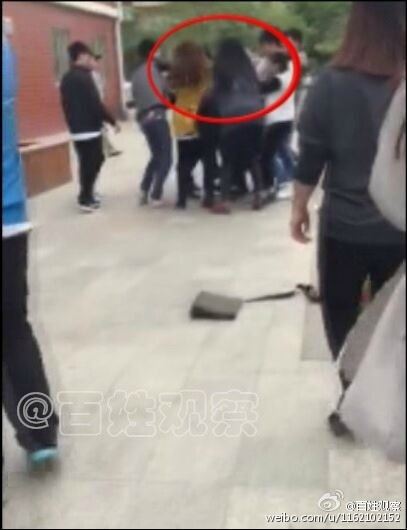 郑州多名女老师与男学生互殴 致一名老师流产