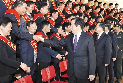 河北省举行庆祝“五一”国际劳动节暨表彰大会