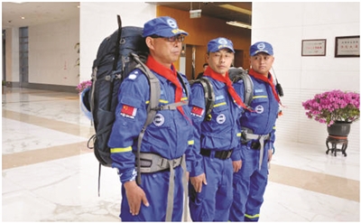 中国登山者1死8伤1失联 苏州蓝天救援队三队员支援尼泊尔