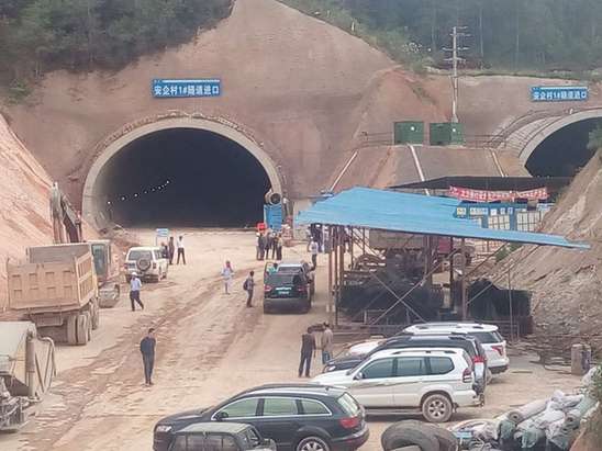 昆明晋宁隧道塌方事故12名被困人员全部成功营救