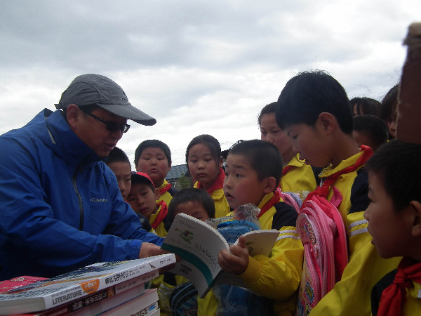 黑龙江漠河：19个山区孩子的礼物