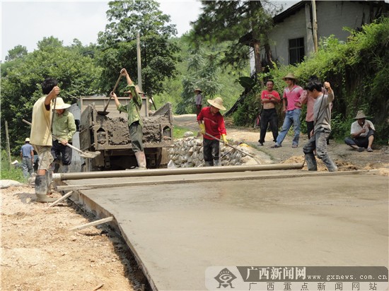 瑶乡致富的“引路人”——驻村第一书记谢升航