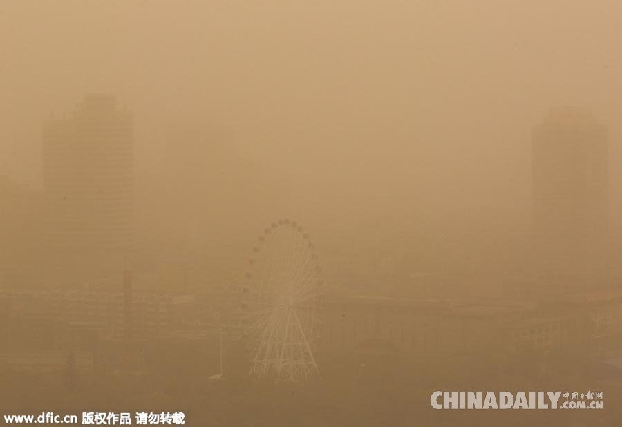 长春遭遇严重沙尘天气 PM10爆表