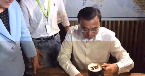 总理造访中关村：光顾交谈咖啡都没顾上喝