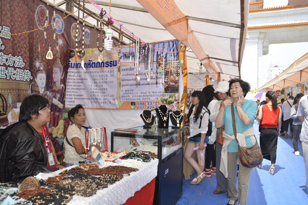 昆明举行泰国节”开幕式 市民感受泰国风