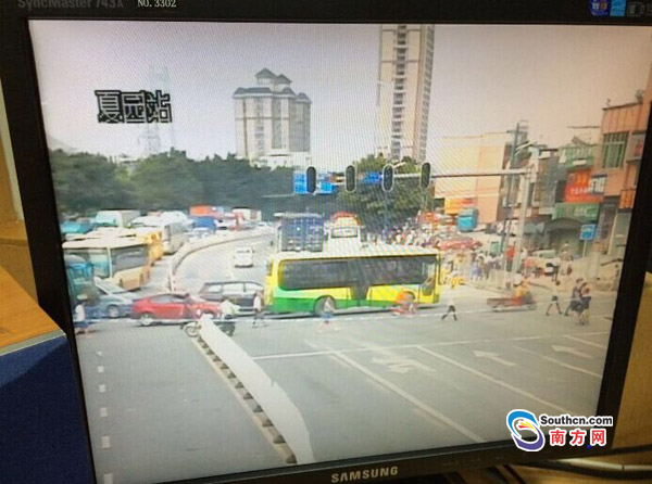 广州BRT夏园站今早发生煤气泄漏 西往东只有一条车道通行