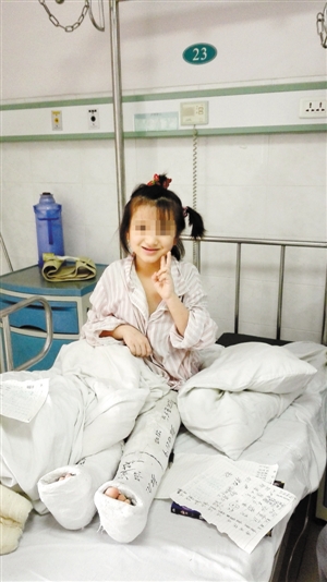 10岁乞讨女童小飞燕经历5次手术 在深治愈先天疾病
