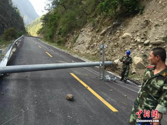 受尼泊尔7.5级地震影响 西藏震区4万余户民房受损