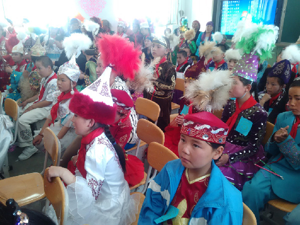 新疆青河县举办第三届中小学生双语班“母语口语大赛”