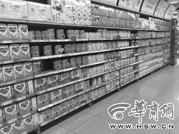 奶粉价格战打响 西安市面所有品牌奶粉都在促销