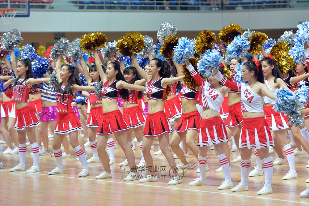 大学生啦啦操比赛青春舞动校园[2]
