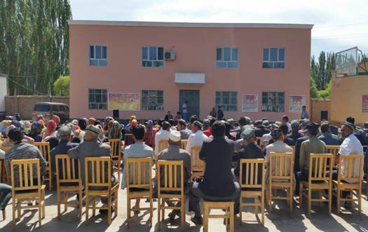 喀什市帕哈太克里乡6村举办“一反两讲”宣讲活动