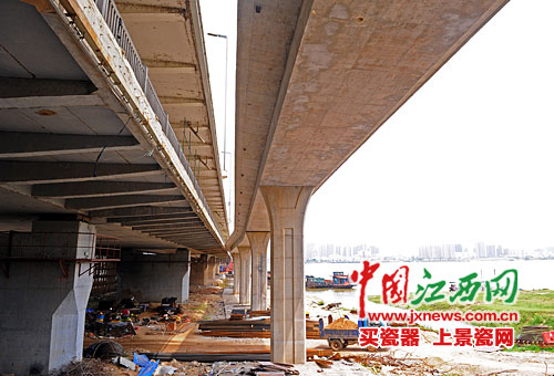 南昌大桥西侧引桥主体完工 将提高通行效率