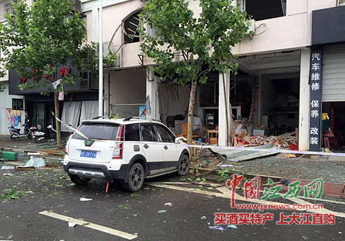 上饶一餐馆爆炸造成1死2伤 死者为某中学一名男教师