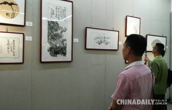 江西省第二次师生书画陶瓷作品联展在南昌开展