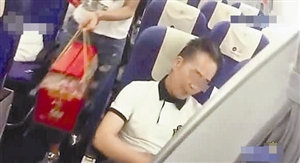 日本乘客深沪航班上躲客舱厕所吸烟 写认错书后被放行