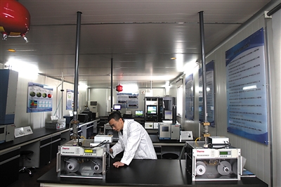 20台设备实时跟踪 探访重庆PM2.5超级实验室