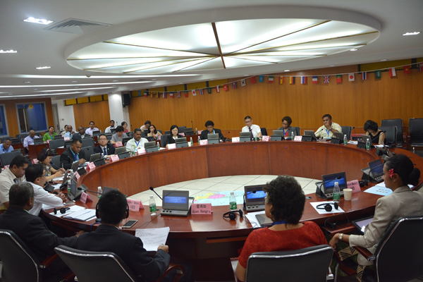 24名太平洋岛国高级公务员与云南省杰青代表交流对话