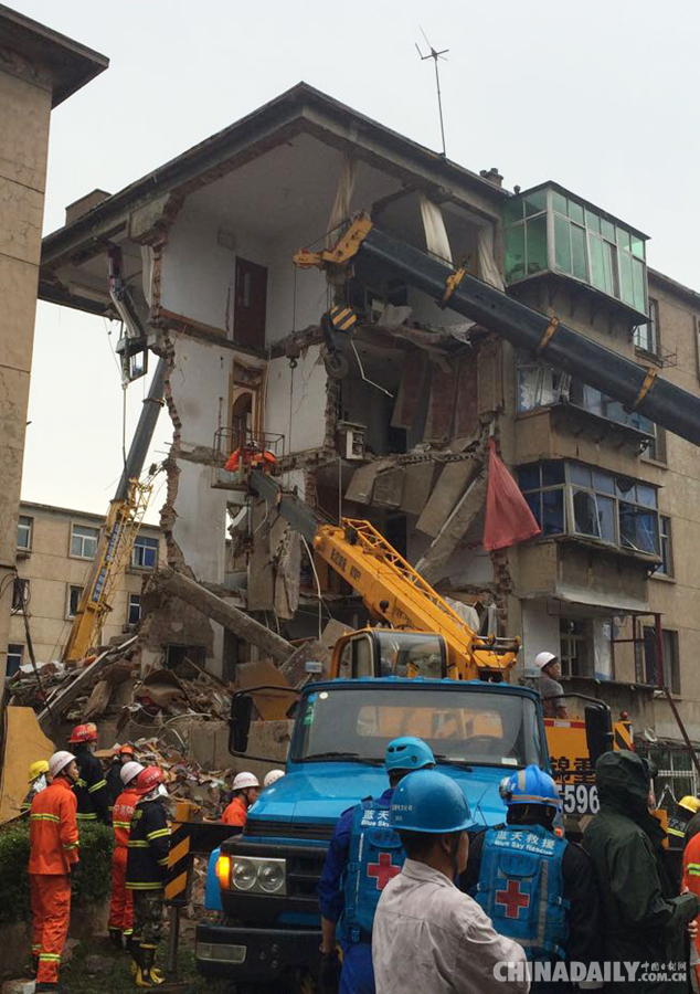 辽宁葫芦岛居民楼爆炸救援工作全面展开