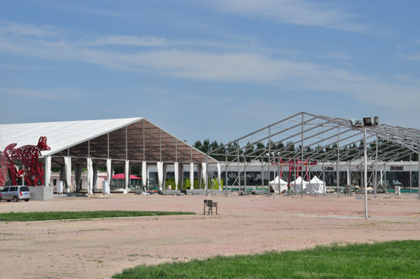 哈尔滨国际啤酒节筹备新进展 最大啤酒大篷主体已搭建完毕