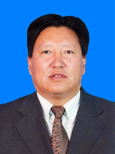 旺堆当选林芝市首任市长