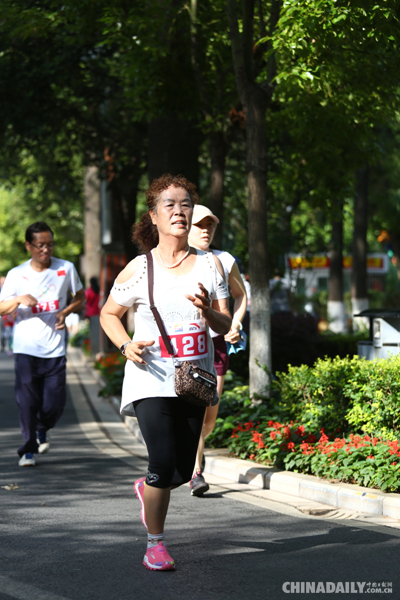环翠湖全民健身晨跑活动在昆举办