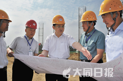 李俊明：加快项目建设 助推县域经济