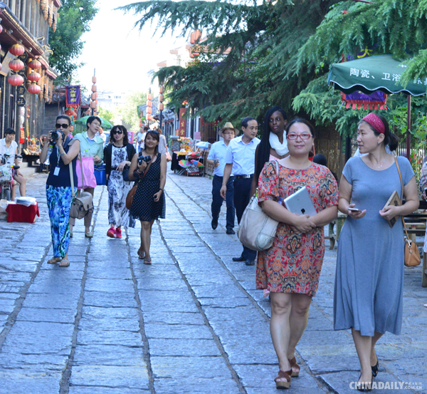 海内外主流媒体在潍坊感受深厚历史文化