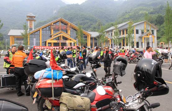 太白山景区举办首届摩托车穿越骑行挑战赛