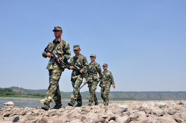 黑龙江北极边防派出所：夏季禁渔期将结束 边防官兵全力护渔