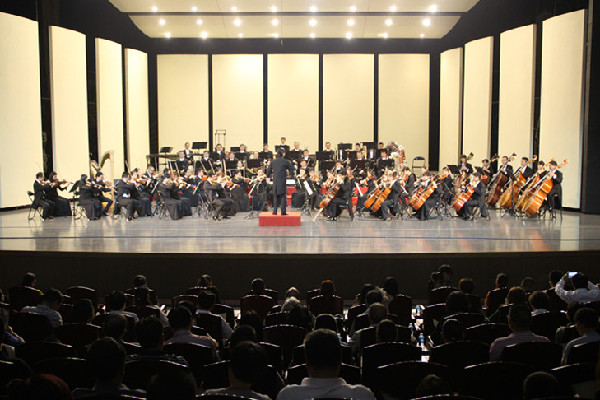 上海歌剧院交响乐团音乐会在玉溪举行
