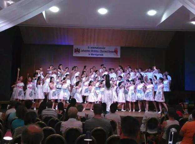 荔湾区青少年宫合唱团赴德参加第九届约翰•勃拉姆斯国际合唱比赛荣获童声组金奖第一名