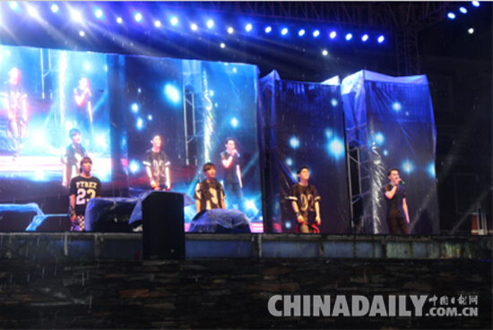 2015中国靖安房车音乐节举行