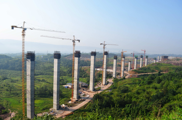 中铁十局承建重庆轨道交通十号线项目完成产值过半 预计明年八月完工
