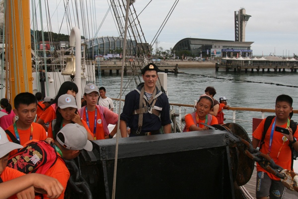 第七届青岛国际帆船周•海洋节开幕 1000余名运动员参加各项赛事
