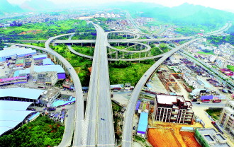 贵州省实施高速公路建设三年总投资近4000亿元