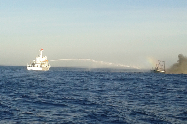 无名渔船清澜海域起火遇险5名渔民获救1名渔民遇难