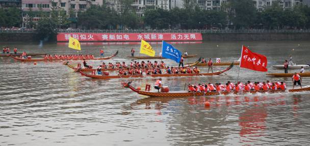 新津举办中国成都首届国际青年龙舟友谊赛