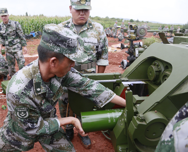 云南某预备役炮兵团强化自主组训提升实战能力