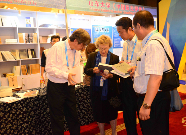 《中国历史评论》在国际历史学大会上广受赞誉