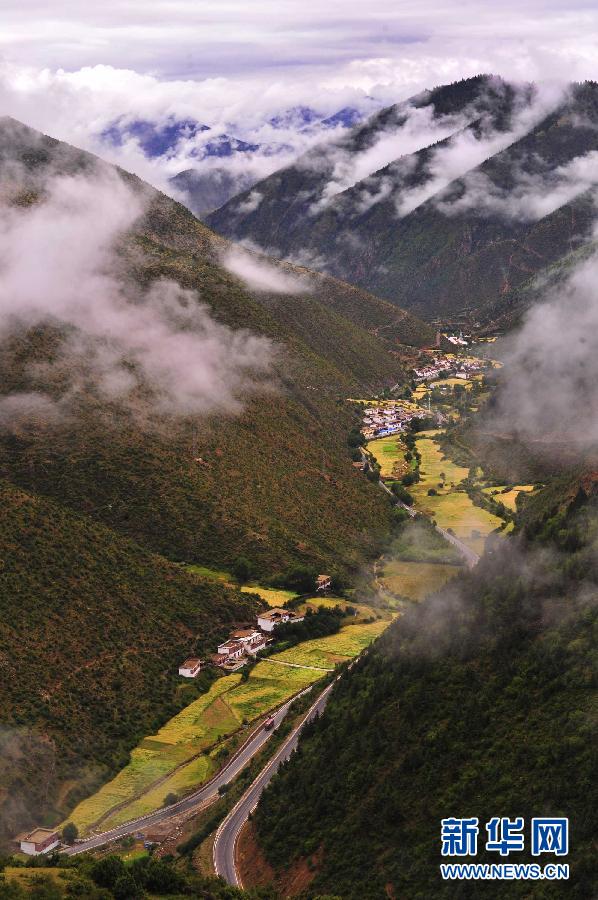 西藏：绿水青山无忧 雪域圣洁依旧