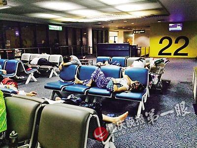 大闹曼谷机场当事人：拒绝登机游客获免费机票