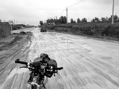 19岁男生骑行2400公里上大学 25天从北京到福建