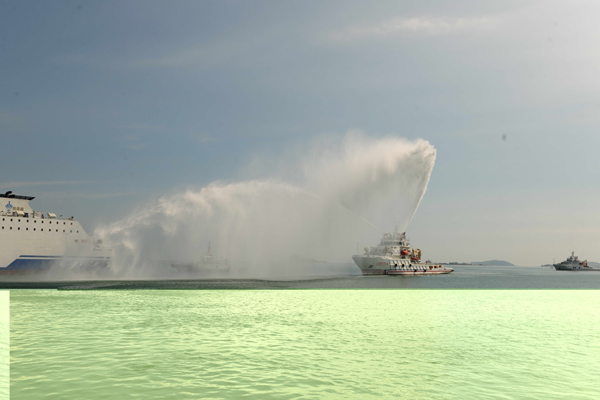 2015年大型客船遇险联合搜救演习在烟台海域成功举行