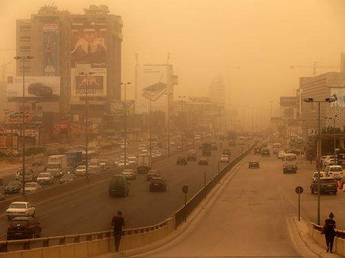 中东多国遭遇罕见沙尘暴